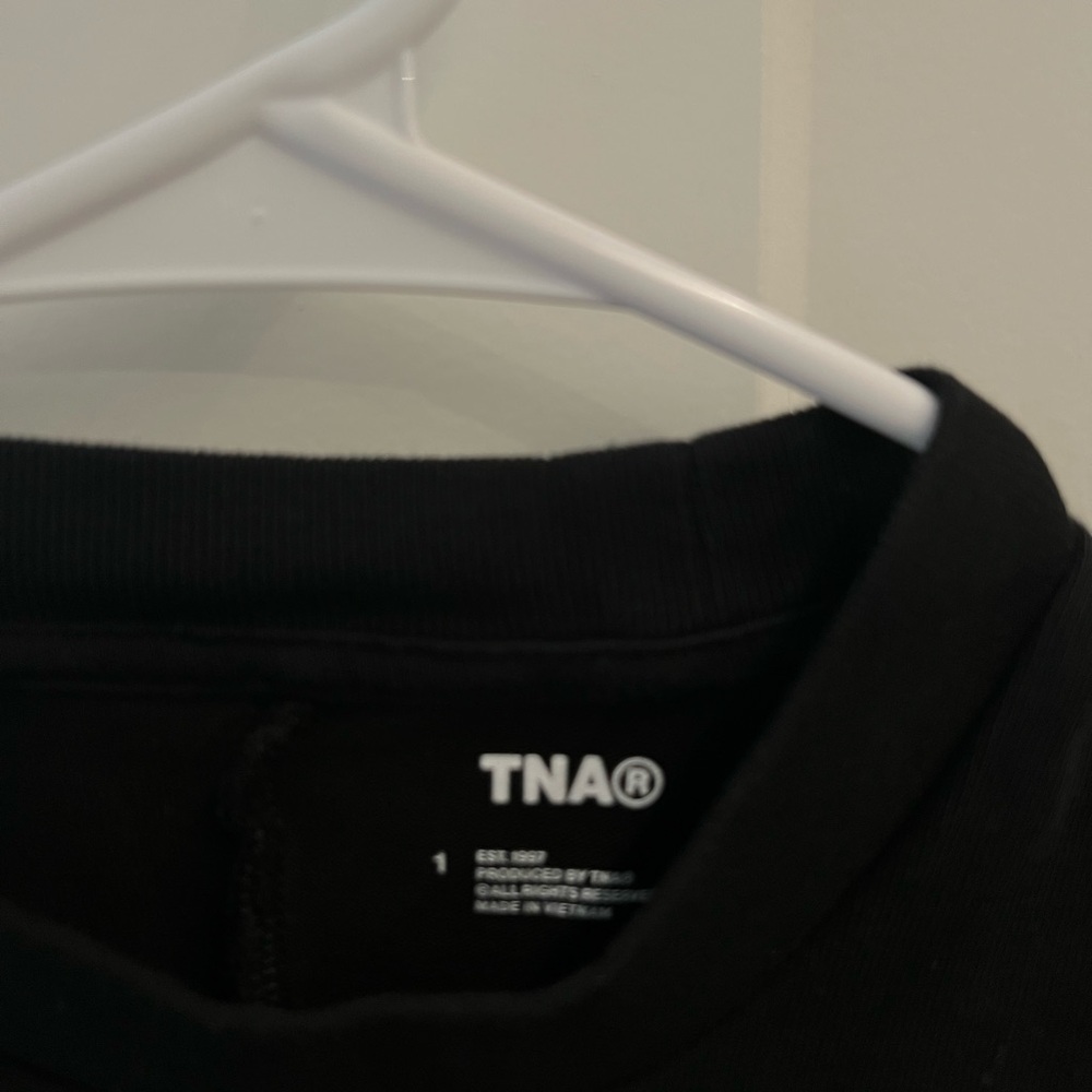 Aritzia TNA Black T-Shirt - Picture 3 of 3